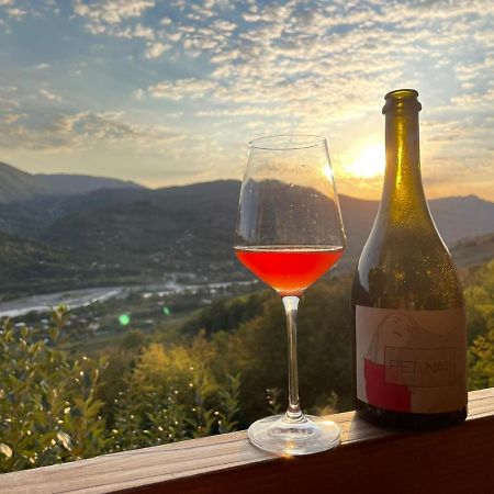 Sadmeli Winery Hotell Ambrolauri Eksteriør bilde