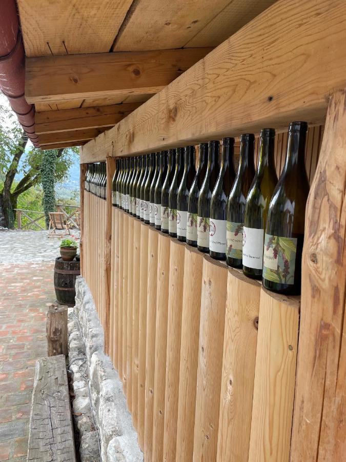 Sadmeli Winery Hotell Ambrolauri Eksteriør bilde